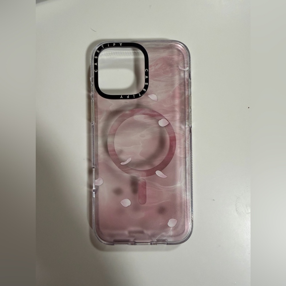 Used Floating Petals
Clear Case MagSafe Compatible
iPhone 16 Pro Max
Clear